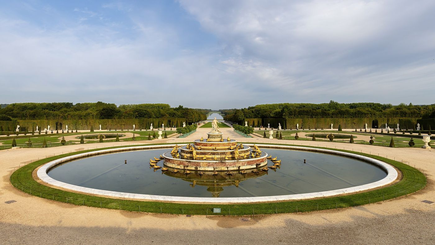公園とラトーナの噴水